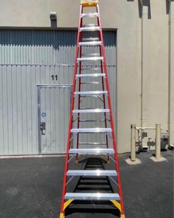 Ladder 12 feet fiberglass