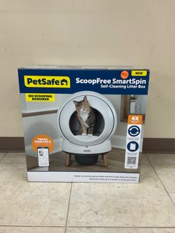 PETSAFE SCOOPFREE SMARTSPIN SELF-CLEANING LITTER BOX.