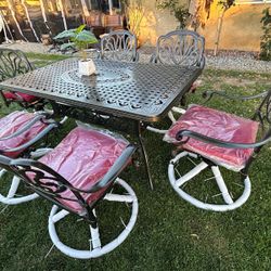 Brand New Patio Outdoor Dining Table Set 