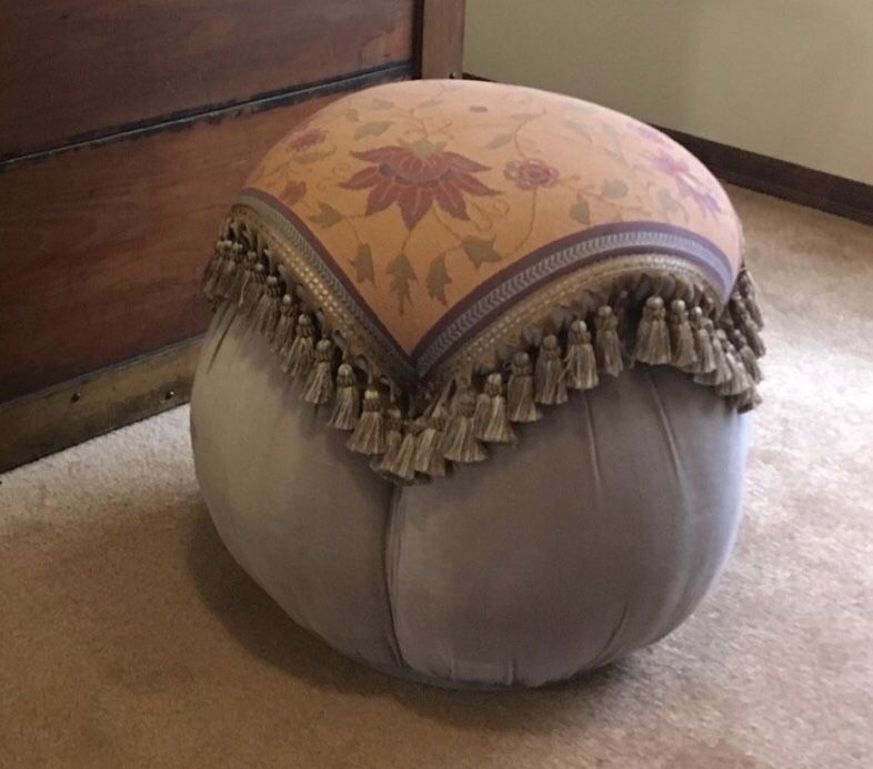 Unique, Extraordinarily Beautiful Tapestry Tuffet Seating Chair, High Quality 