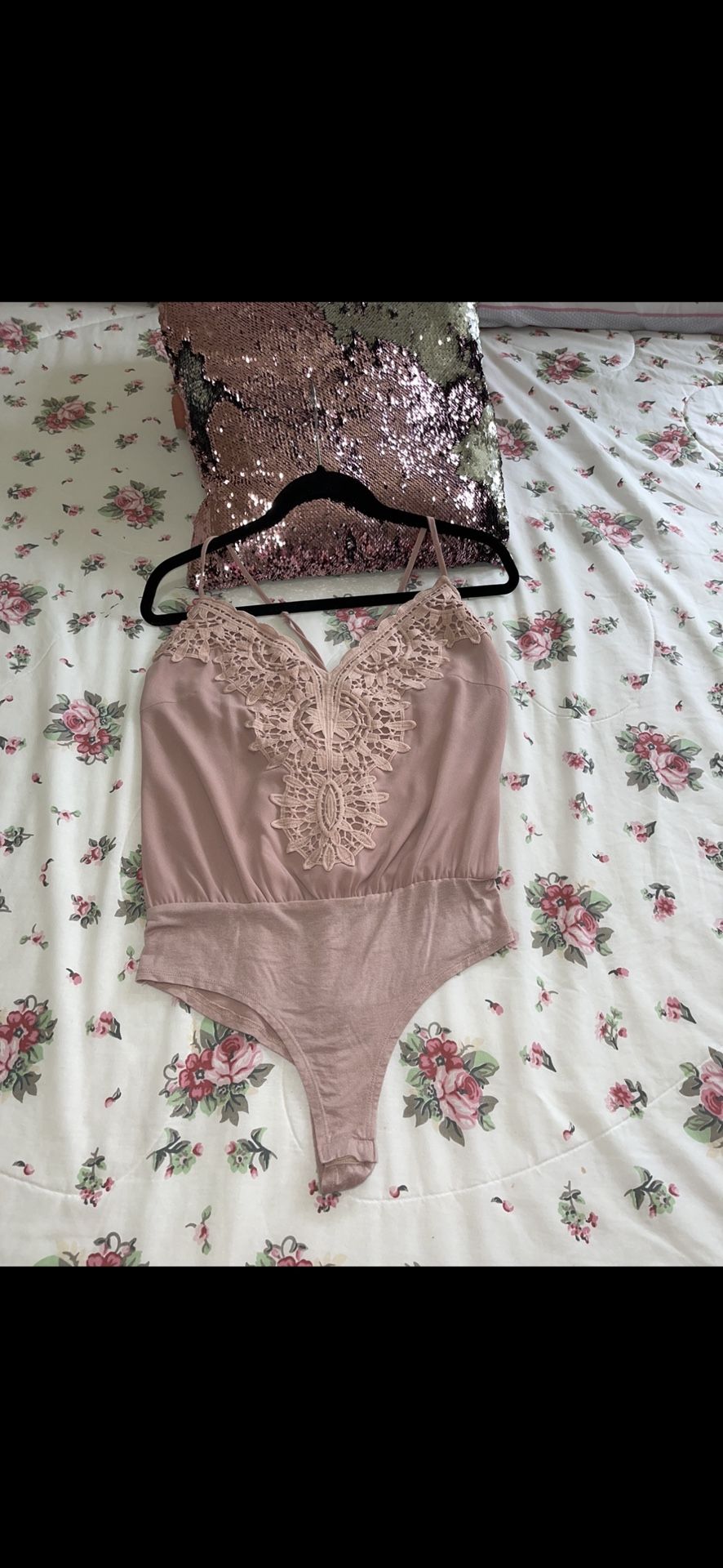 Windsor Bodysuit, Size Large , Good Conditions