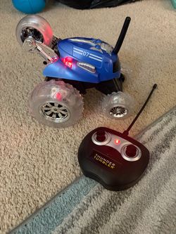Thunder Tumbler RC Stunt Car with Remote
