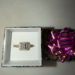 Anillo de matrimonio para mujer es de oro 10k con cw