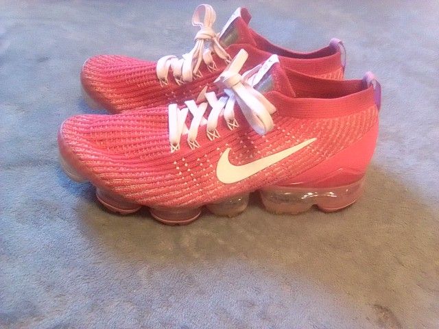 Track-Red & Pink-Magic-Flamingo,NIKE AIR Vapor Max's, Women's Size 11