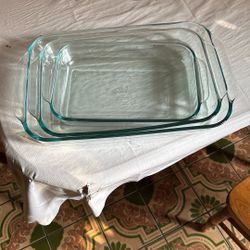 Pyrex bakeware