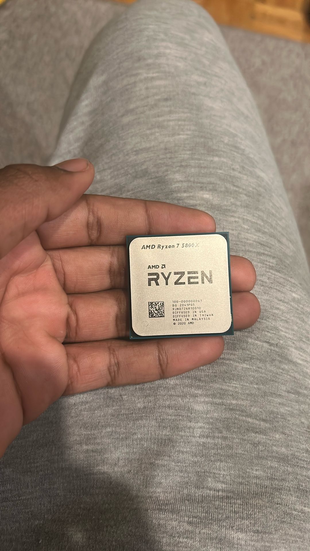 AMD Ryzen 7 5800x chip