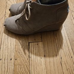 Women's Tom's Suede Wedges 7 Tan