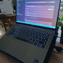 Dell Latitude 7440 14 Inch LCD Laptop  (i7-1365U 10 Cores, 16GB DDR5 4800MHz, 512GB NVMe, Intel Iris Xe Graphics, W11 Pro, Fingerprint Reader)