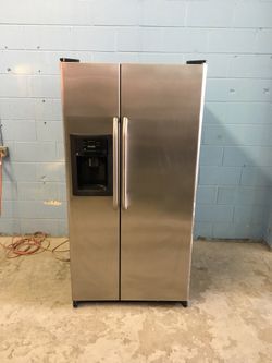33” Wide Stainless Side by Side Refrigerator