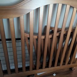 Free Crib (No Mattress)