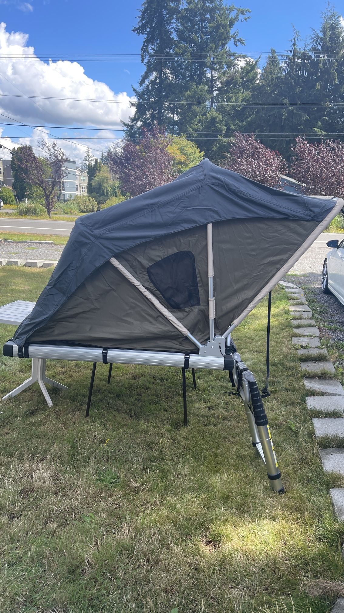 Raptor Series 100000-126800 Offgrid Voyager Truck SUV Camping Rooftop Tent with Ladder