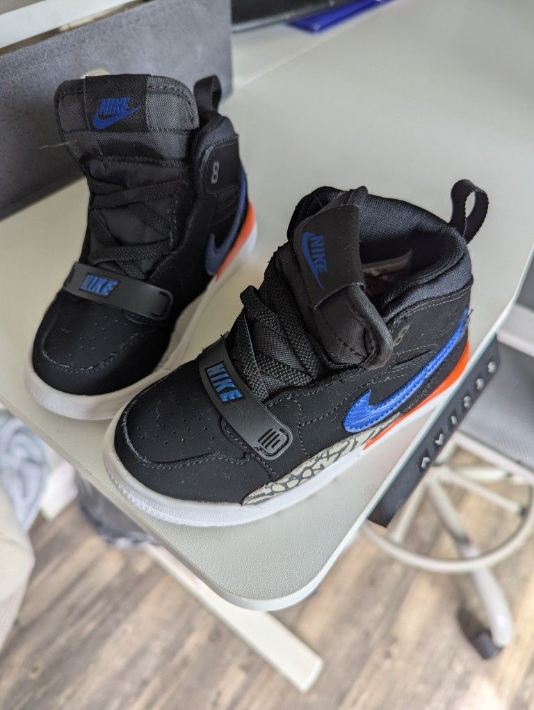 Toddler Jordans Size 9c