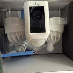 Ring Floodlight Cam — White — Works Great