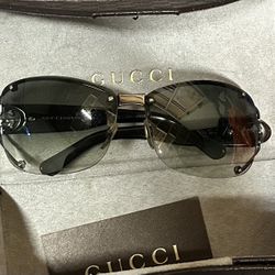 GUCCI Black Metal Frame Gradient Tint Crystal GG Sunglasses-2820