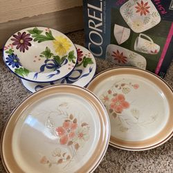 Nice Floral 4 Plates $20 