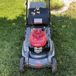 Lawnmower Honda HRX217 Gas Lawn Mower Self Propelled