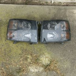 2007-13 Chevy Silverado Headlights 