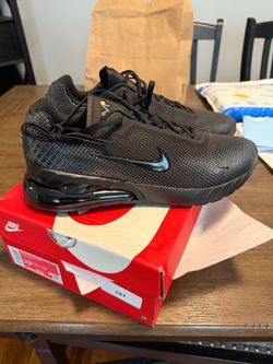 Nike Air Max Sneakers Size 10 Black