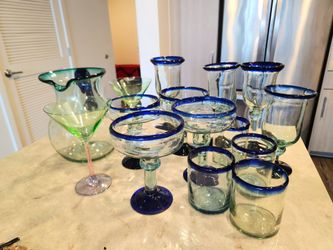 14-Piece Mexican Hand-Blown Glass Set + Carafe - Yucatán Style colored rim barware