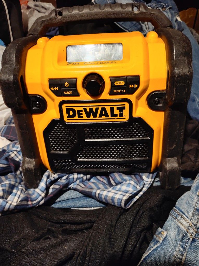 DeWalt 20V Max Work Site Radio