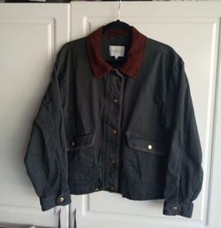 LIGHTWEIGHT WOMEN'S SIZE LARGE JACKET