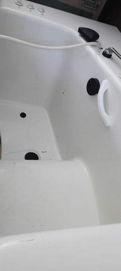 Walk in tub only $600. Obo