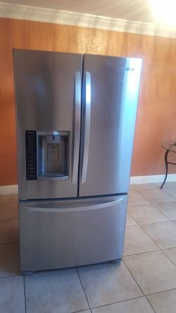 LG model LFX25974ST . Has a brand new compressor. Technician misdiagnosed. It actually have a Freon leak. Everything else is fully functional.