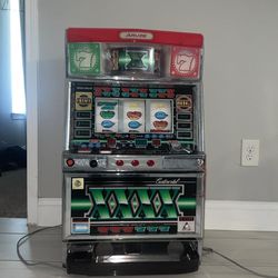 Aruze Continental Slot Machine With 430 Coins