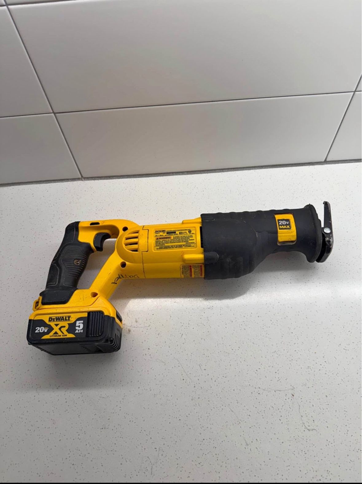 DEWALT DCS380 RECIPROCATING SAW (PSV011384)