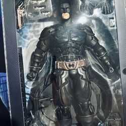DC Direct The Dark Knight (Batman 1:6 Scale Deluxe Collector)