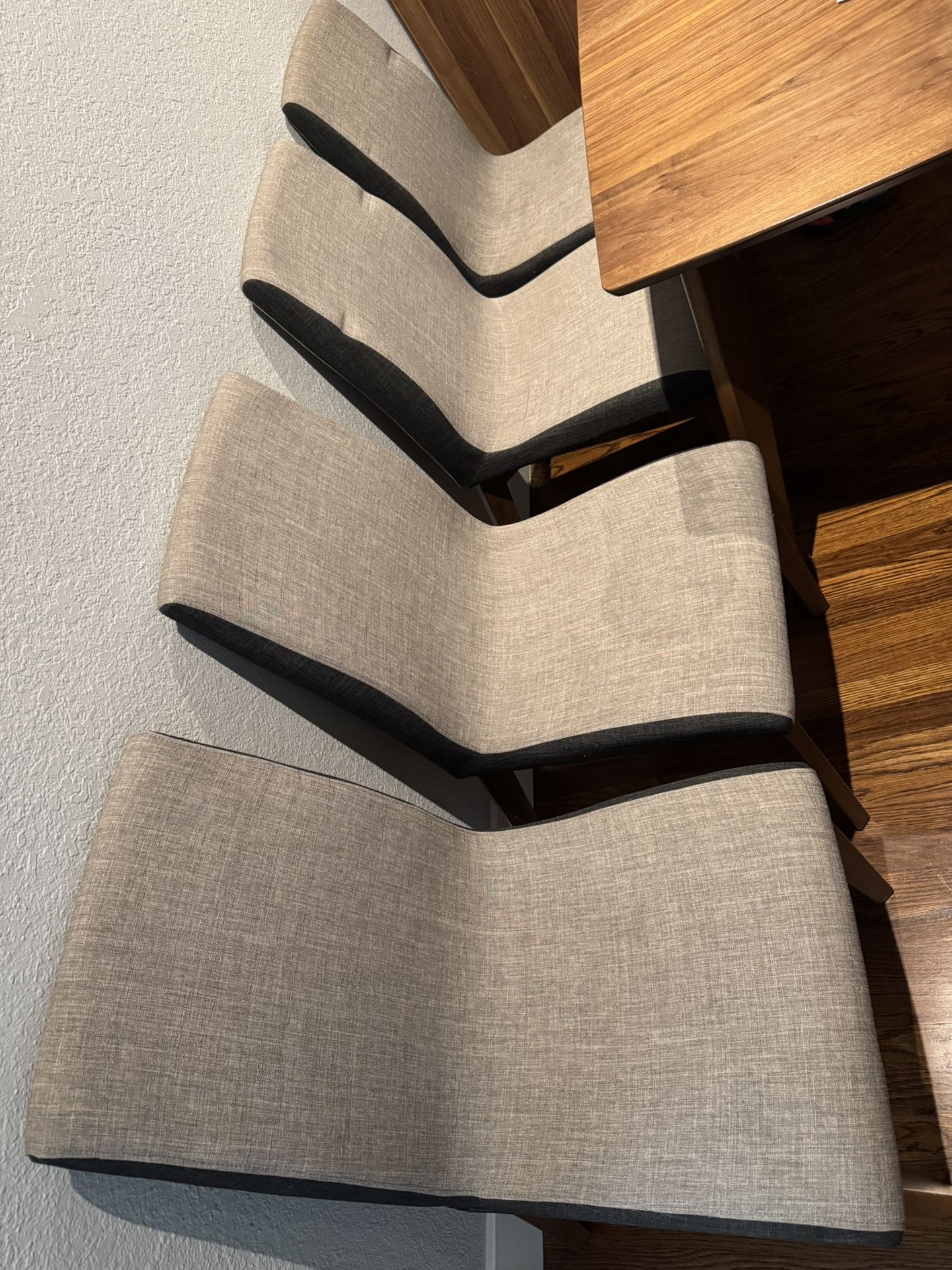 4 Chairs With Solid Rubber Wood Legs.
