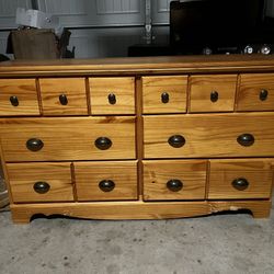 Dresser And Nightstand Set