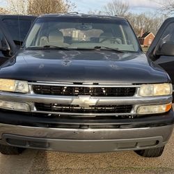 SUBURBAN 2004 ., 2WD , full A/C  , title hand