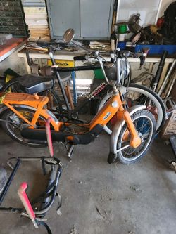 Vespa Ciao Moped