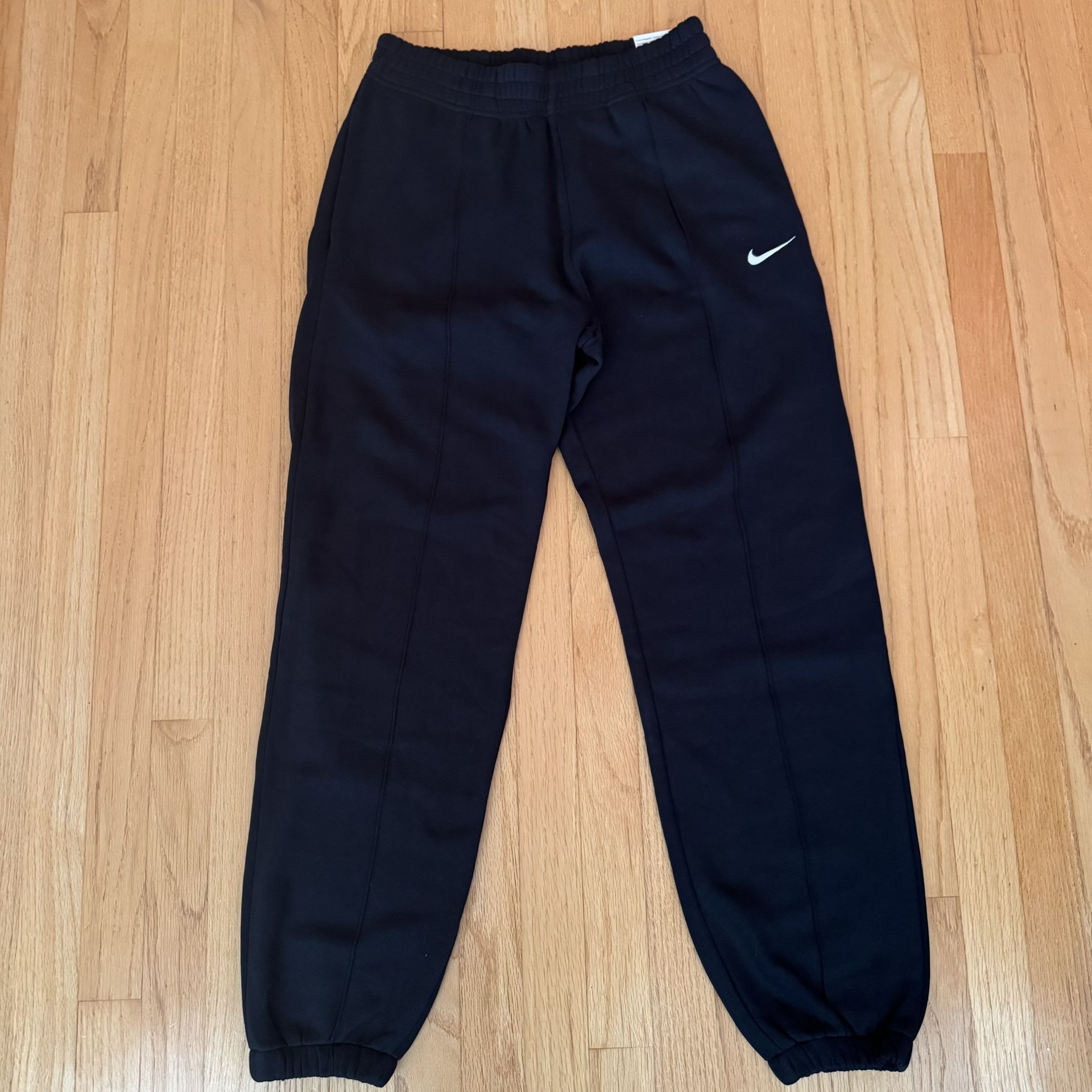 Casual Nike Loose Fit Sweatpants | Mid Rise Joggers 