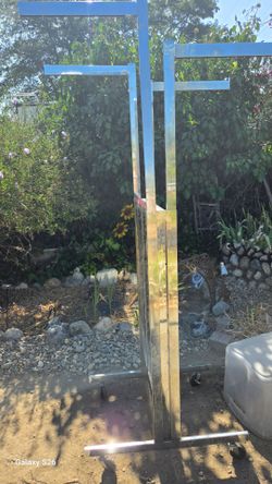 Metal hanging rack with 4 bars