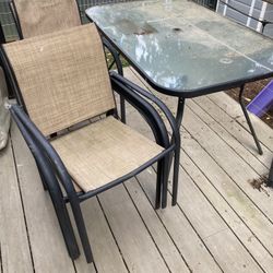 Free patio glass table