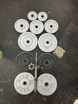 Weights  BFCO weights   Six x 10 pound discs  Three x 5 pound discs Two x 1 1/4 pound discs  1 inch standard size   11 discs available  Total of 78 po