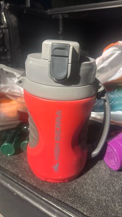 HIGH SIERRA 64oz WATER JUG $10
