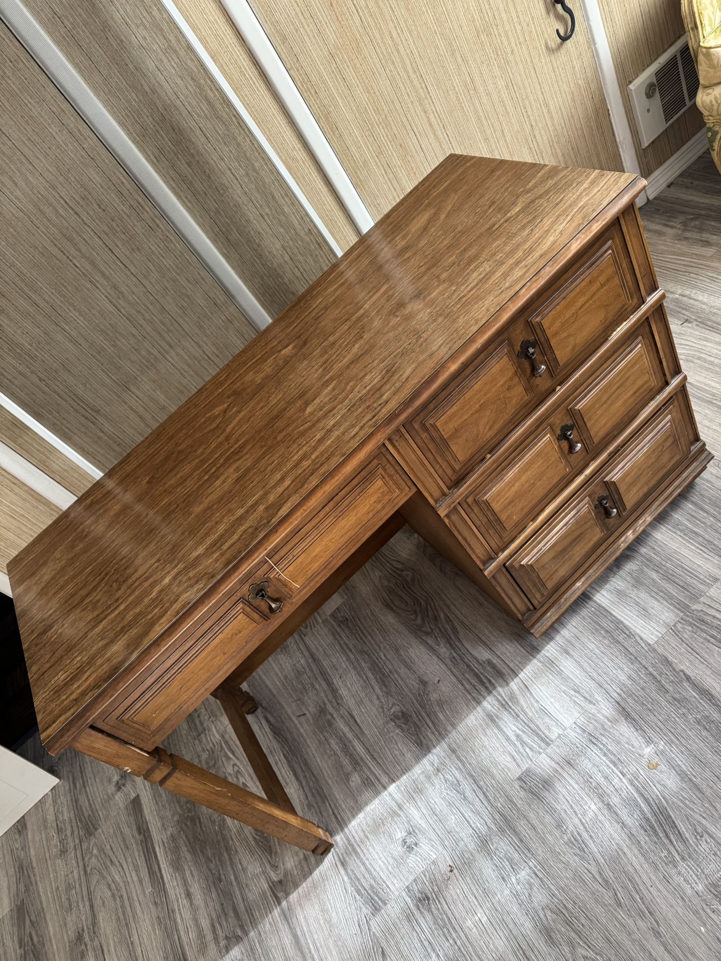 THOMASVILLE 1965 WOODEN DESK (Antique) 