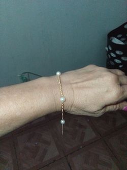 Gold Chain Bracelet with Pearl Accents