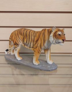 Tiger figurine / statue ( NEW ) resin. black & orange. Siberian