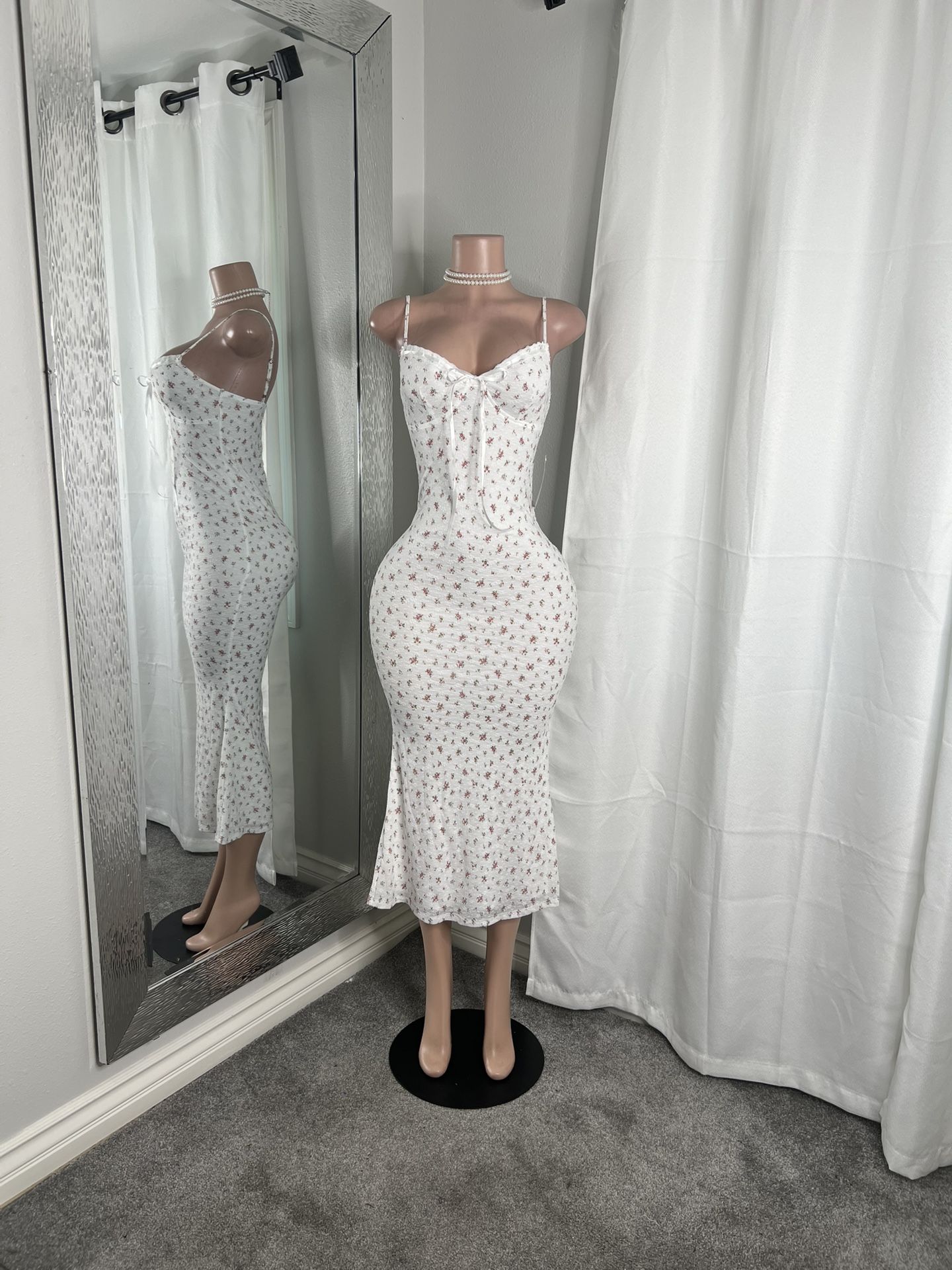 Boutique Dress Size Small Stretchy
