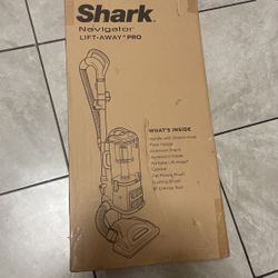 Shark Navigator Lift-Ayay Pro