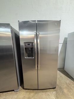 Refrigerator GE 36 inches wide