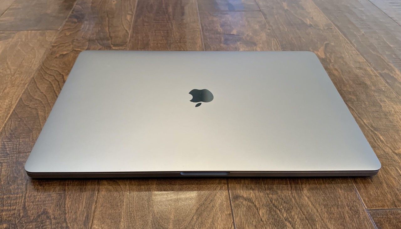 Apple MacBook Pro 16 Inch