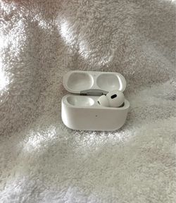 Apple Airpods (2nd Gen) - WORKS GREAT!