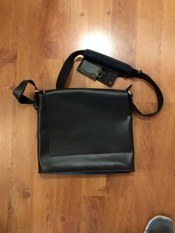 Moniker leather messenger gag brand new