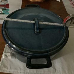 Emerito Lagasse Large round stoneware dutch oven with lid, measures 14” handle to handle