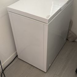 5 Cubic Foot Insignia Chest Freezer 